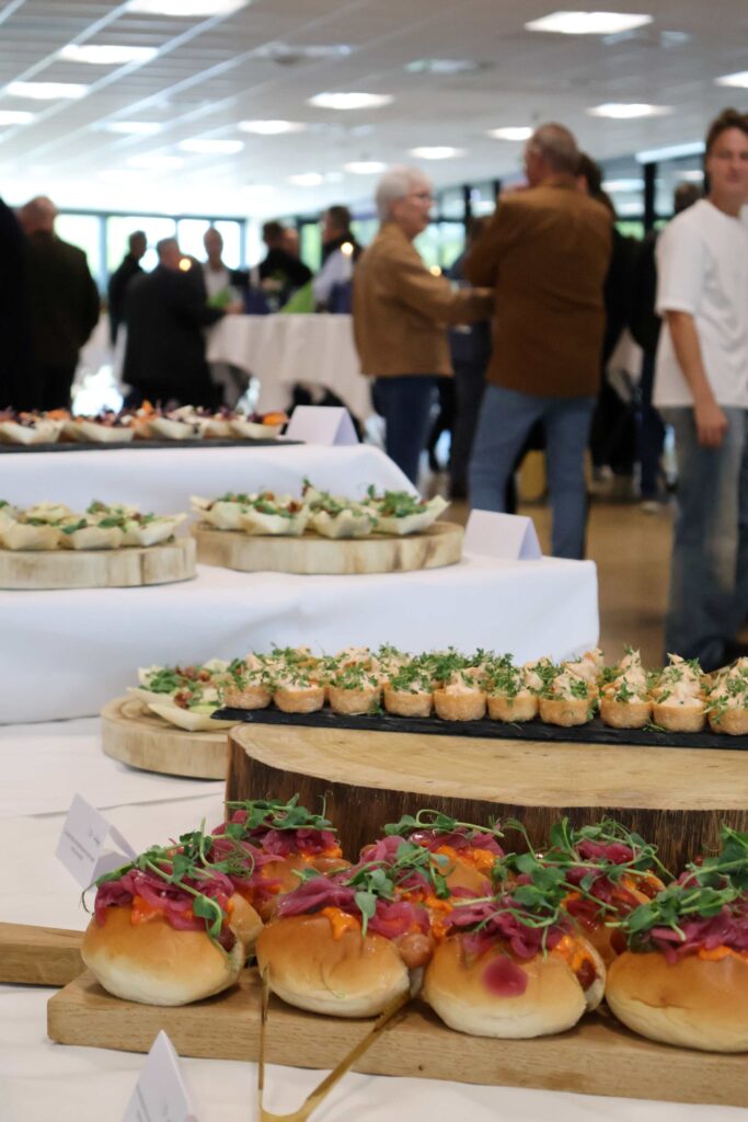 Receptionsbuffet med små anretninger til arrangement i Claus Sørensen Loungen