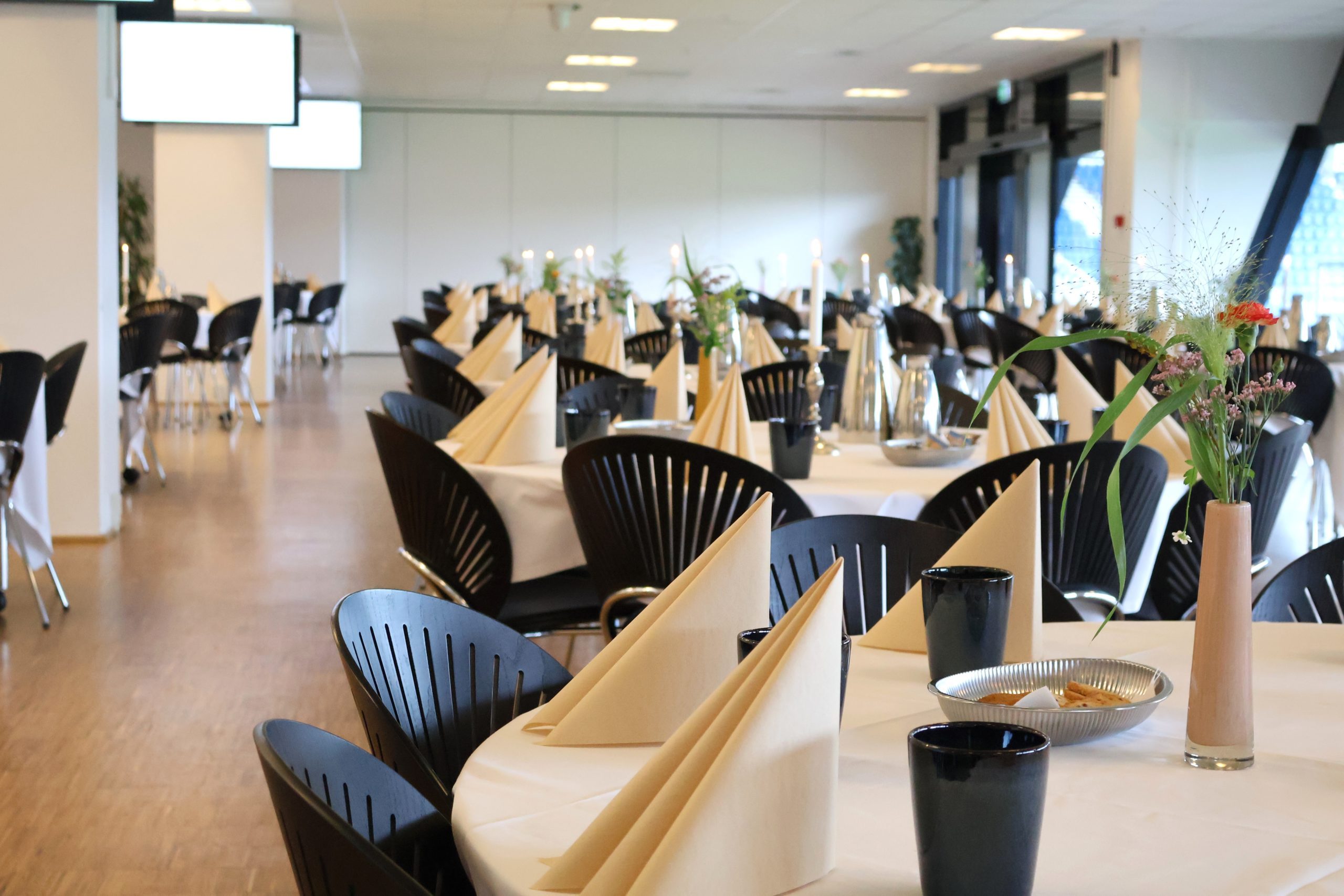 Mindesamvær hos Esbjerg Konference & Event i lyse omgivelser